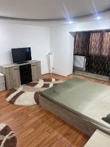 Inchiriez apartament!