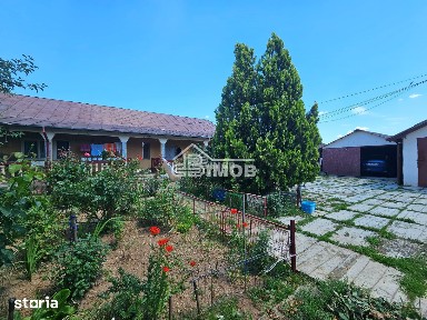 Spațiu, liniște și posibilități multiple într-o singură proprietate!