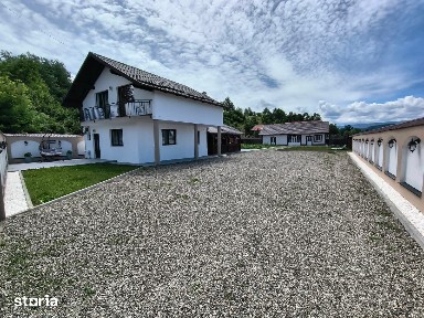 Casă/ Vilă autonoma de vanzare plus anexa spatioasa