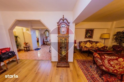 APARTAMENT - de VANZARE