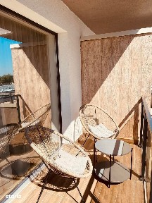 Apartament de închiriat cu balcon și parcare în Brașov