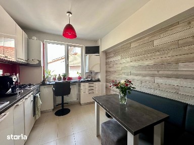 Apartament 3 camere în zona semicentrala