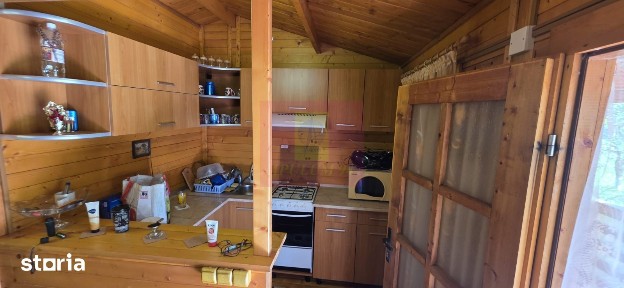 Complex 3 cabanute de vanzare in Breaza