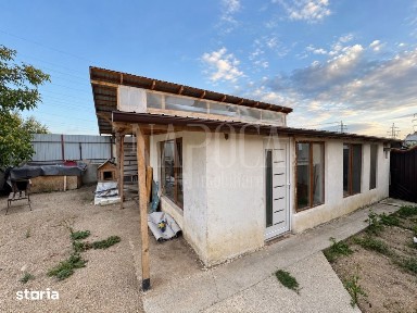 Casa 4 camere de vanzare in Floresti