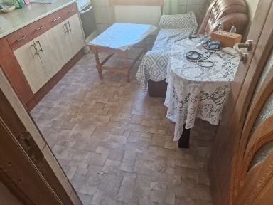 AP o Camera Politia Locala 30mp mobilat etaj 2 decomandat renovat centrala termopan