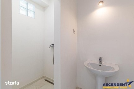Spatiu comercial, vitrinat, 62mp, Central, Brasov