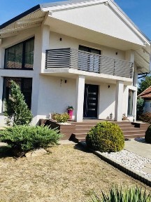 Casă modernă P+M, construcție nouă - confort, spațiu și liniște / Pecica