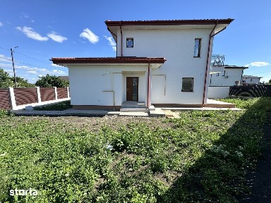 BECI MARE! CANALIZARE! Încălzire în pardoseală!Casa 4 camere Miroslava