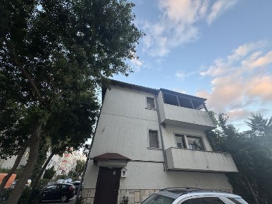 Vand vila zona Delfinariu