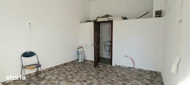 Spatiu comercial renovat cu vitrina - Piata Traian