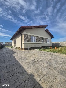 CASA INDIVIDUALA - SUPERBA - APROAPE DE CENTURA
