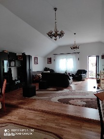 Spatiu comercial+locuinta la strada Bulevard