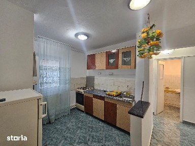 De vânzare apartament cu 2 camere, decomandat, Crisului, etaj 3