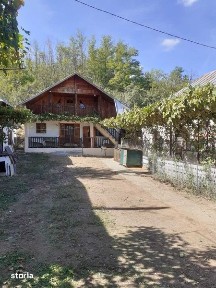 Casa de vanzare - Valea Caselor Dambovita