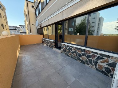 Vând apartament 3 camere Tomis Plus