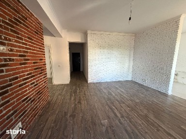 Vând apartament 3 camere în Tomis Plus