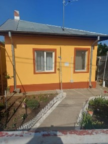 Casa de vanzare la curte comuna Glina