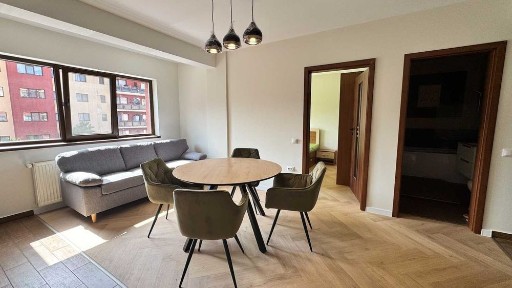 Apartament 3 camere, plus parcare
