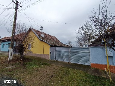 OFERTA! Teren generos cu casa-Curtici la pret de garsoniera-39000 EURO