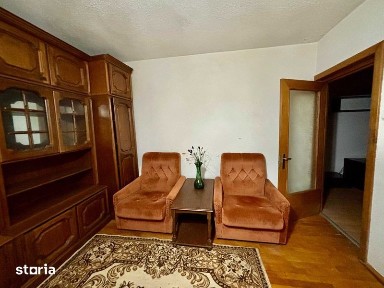 Proprietar Inchiriez apt 3 camere, Stadion, Zalau