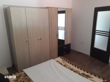 Inchiriez apartament
