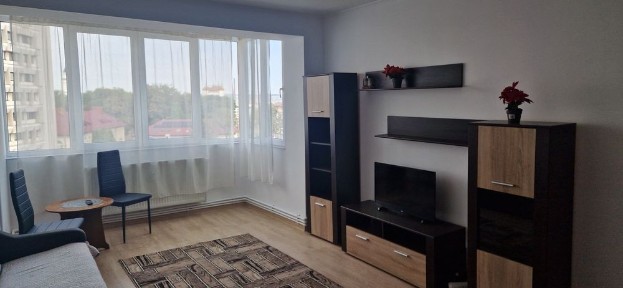 Închiriez apartament centru