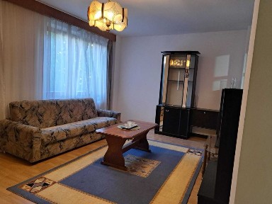 Apartament de inchiriat, 4 camere, ultra-central, bucatarie deschisa, centrala proprie noua