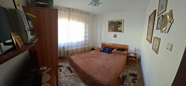Apartament 3 camere in Valea Roșie