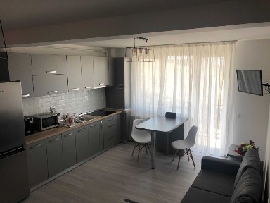 Inchiriez apartament Floresti, 3 camere