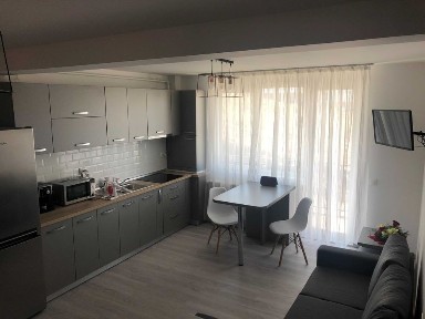Inchiriez apartament Floresti, 3 camere