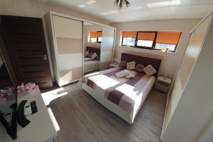 CASĂ DE VÂNZARE zona FORD-vis a vis de Selgros