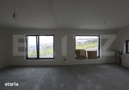 Apartament spatios 110 mp, 2 parcari, terasa si curte, finisat