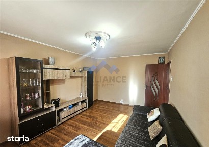 Liber, apartament cu 3 camere, bine intretinut