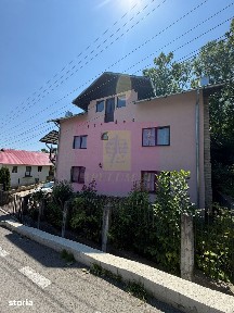 Casa de vanzare cu 4 camere in Comarnic
