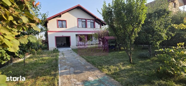 Vila 6 camere de vanzare in Banesti