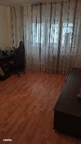 Particular, vând apartament cu 2 camere decomandat