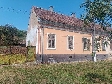 Casa saseasca de vanzare