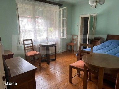 Casa cu trei camere, 73 mp, zona Reghin
