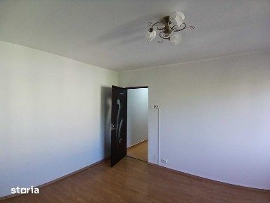 Proprietar - vand apartament 2 cam in Trivale 2, et 3/4