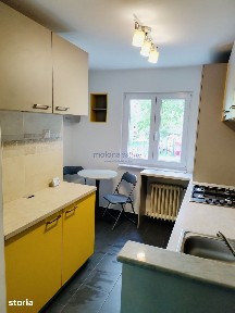 Apartament 3 camere, decomandat, Piata Flora, etaj 1