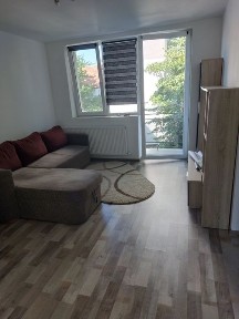 Proprietar Închiriez apartament pe str Cuza Vodă 14 Exclus Agenții