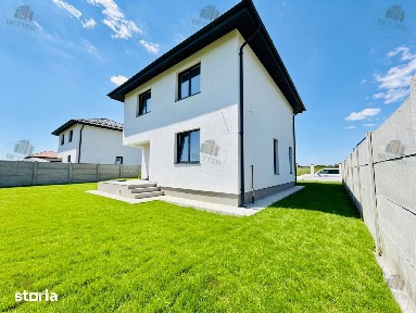 Casă de vânzare individuală P+1E, 4 camere - 355 mp- Berceni, La cheie
