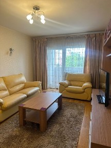 Inchiriez apartament cu 3 camere pe strada Gorunului