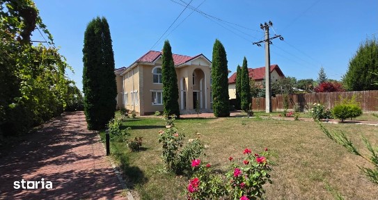 De vânzare vilă cu anexe în Cordun, teren 1.250 mp