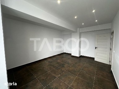 Apartament 2 camere bucatarie separata de vanzare etaj intermediar
