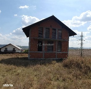 Casa Individuala la Rosu - 250 mp - Teren 10 ari - Scheia