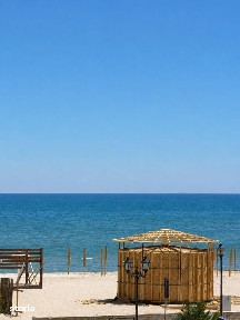 Apartament in prima linie pe plaja cu vedere la mare si loc parcare |