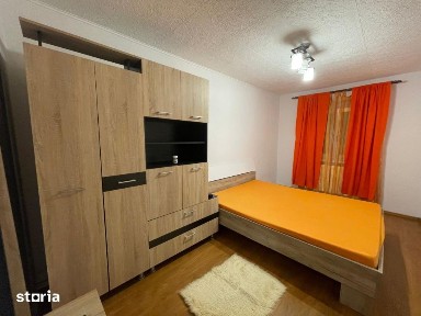 Apartament 3 camere, etaj 3/4, Craiovita - zona Materna