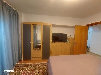 Vanzare apartament 3 camere, zona Tribunalul Nou Targoviste