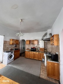 Apartament 3 camere 107mp, zona Poiana